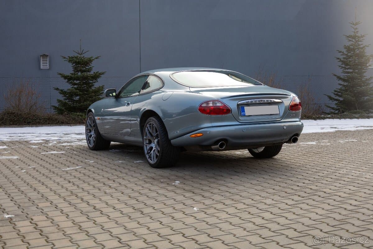 2002 Jaguar XK - 19