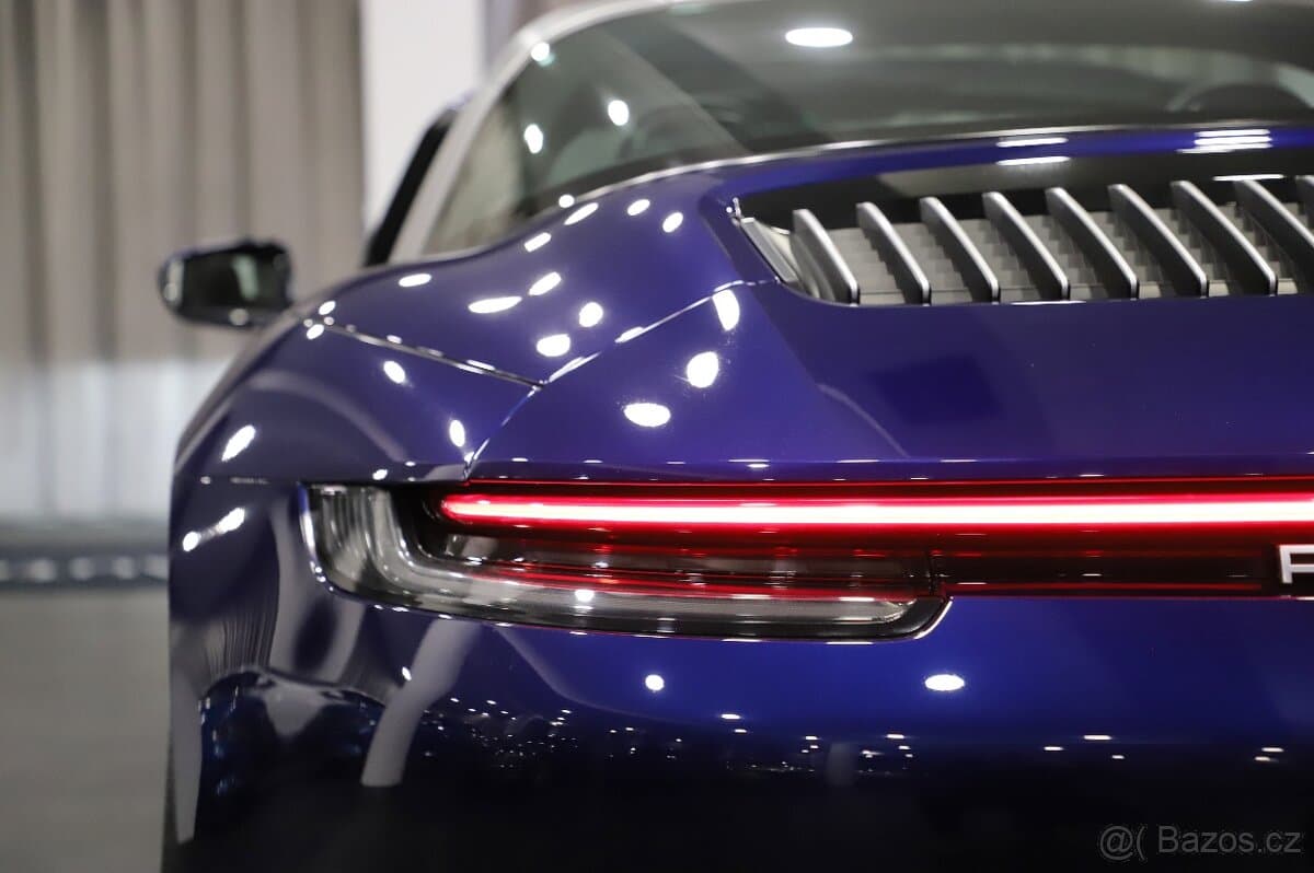 2021 Porsche 911 - 19