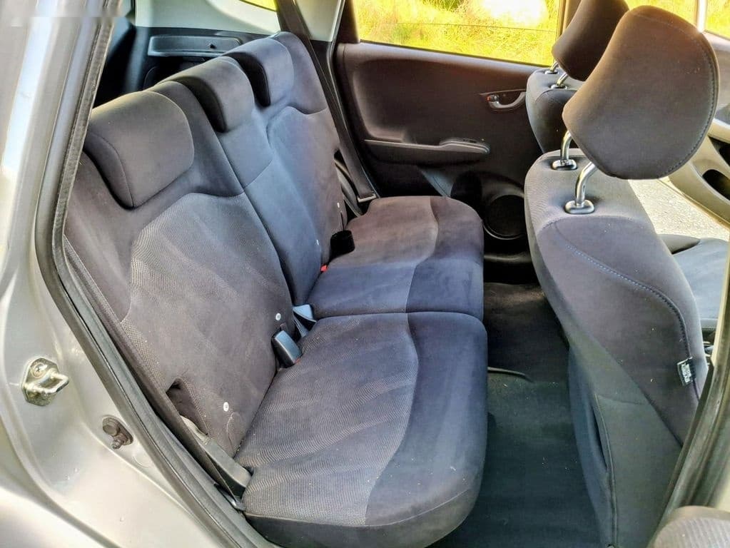 2010 Honda JAZZ - 19