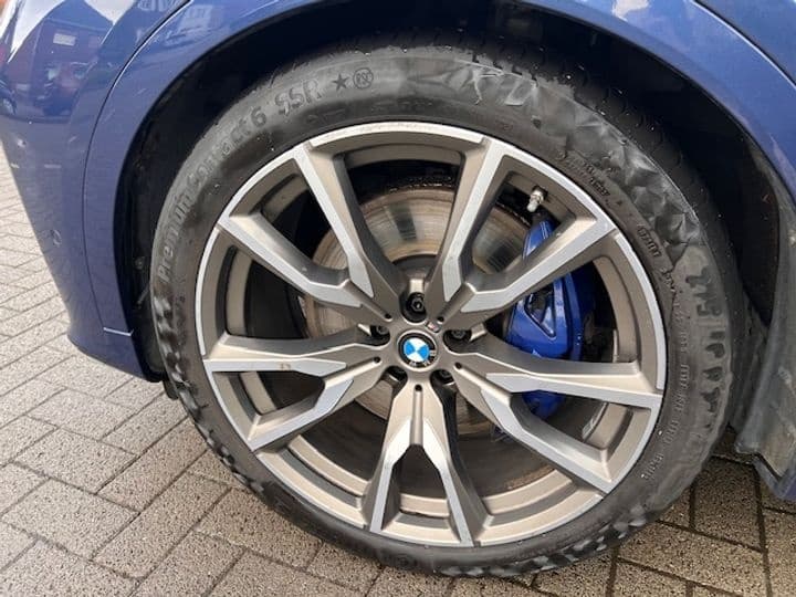 2020 BMW X7 - 19