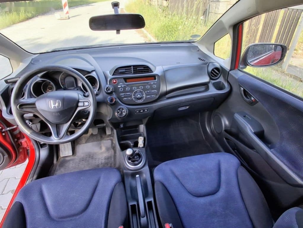 2013 Honda JAZZ - 19
