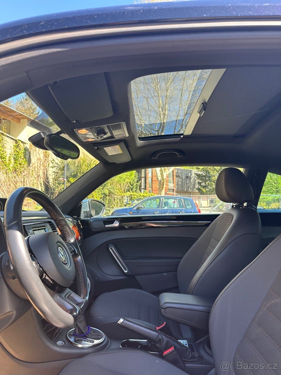 2013 Volkswagen BEETLE - 19