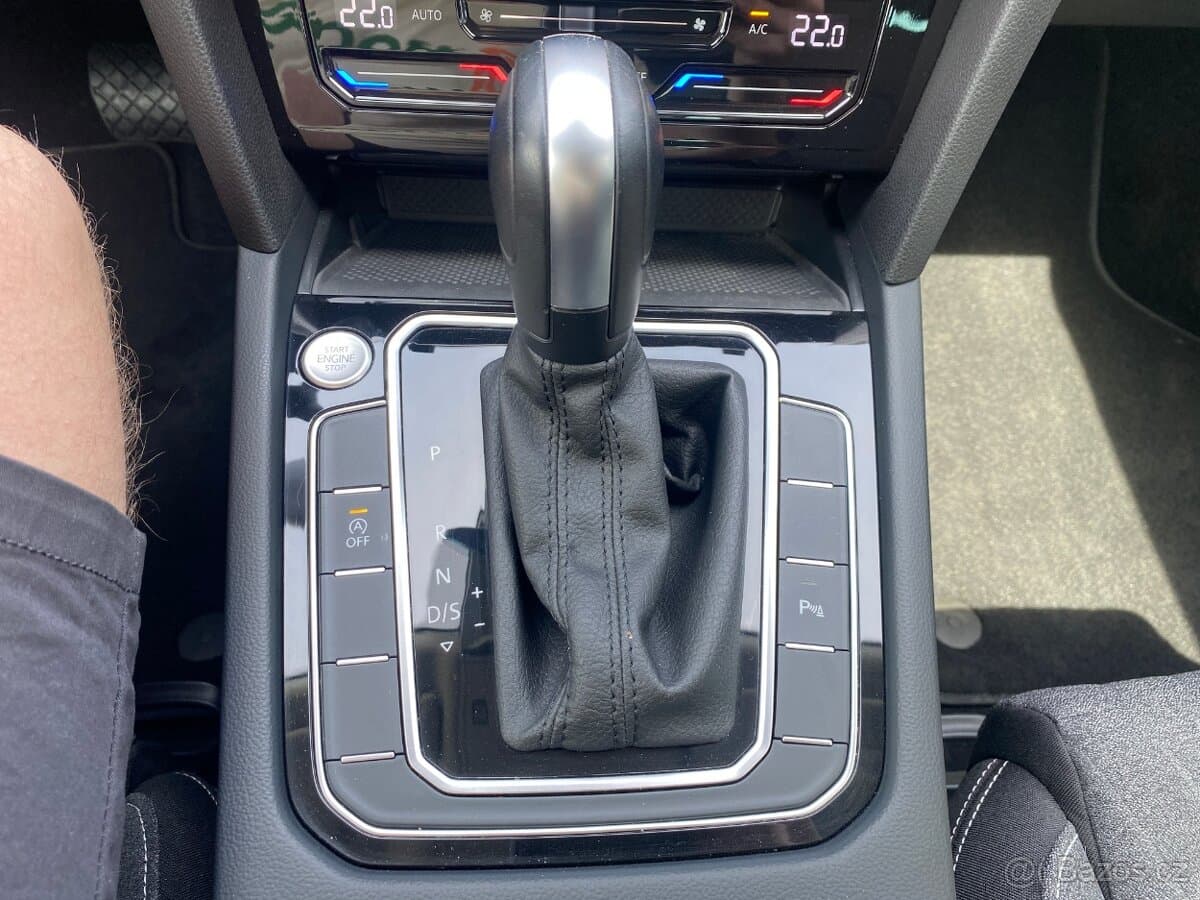 2022 Volkswagen PASSAT - 19