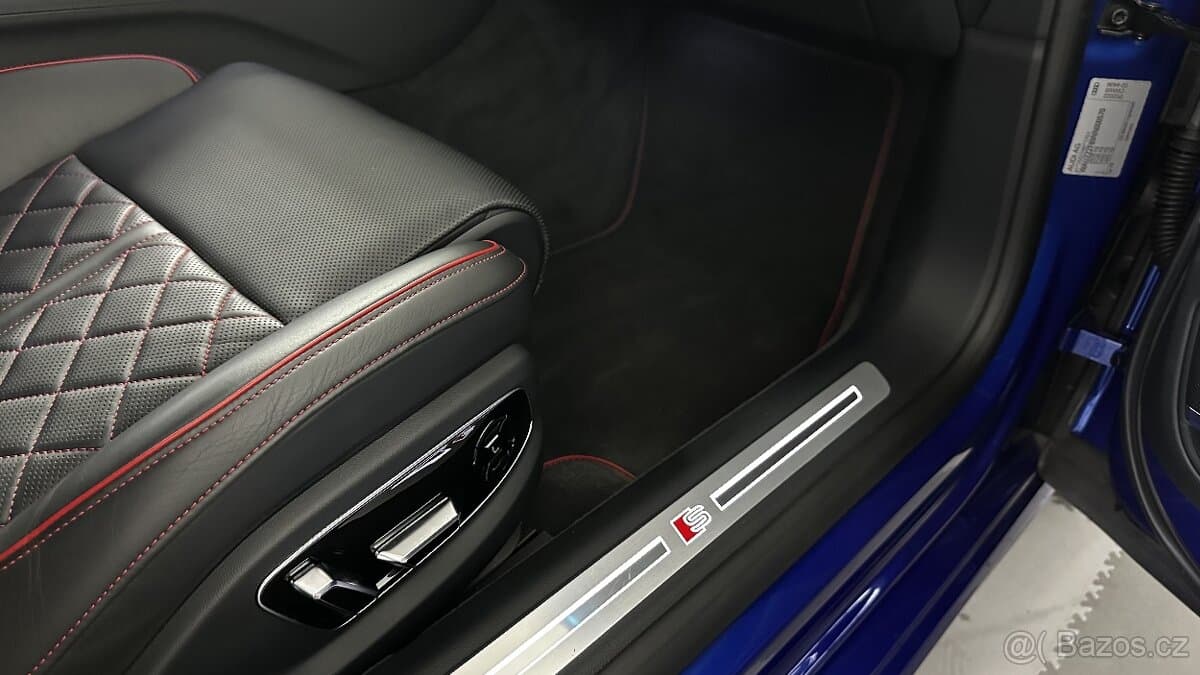 2022 Audi S8 - 19