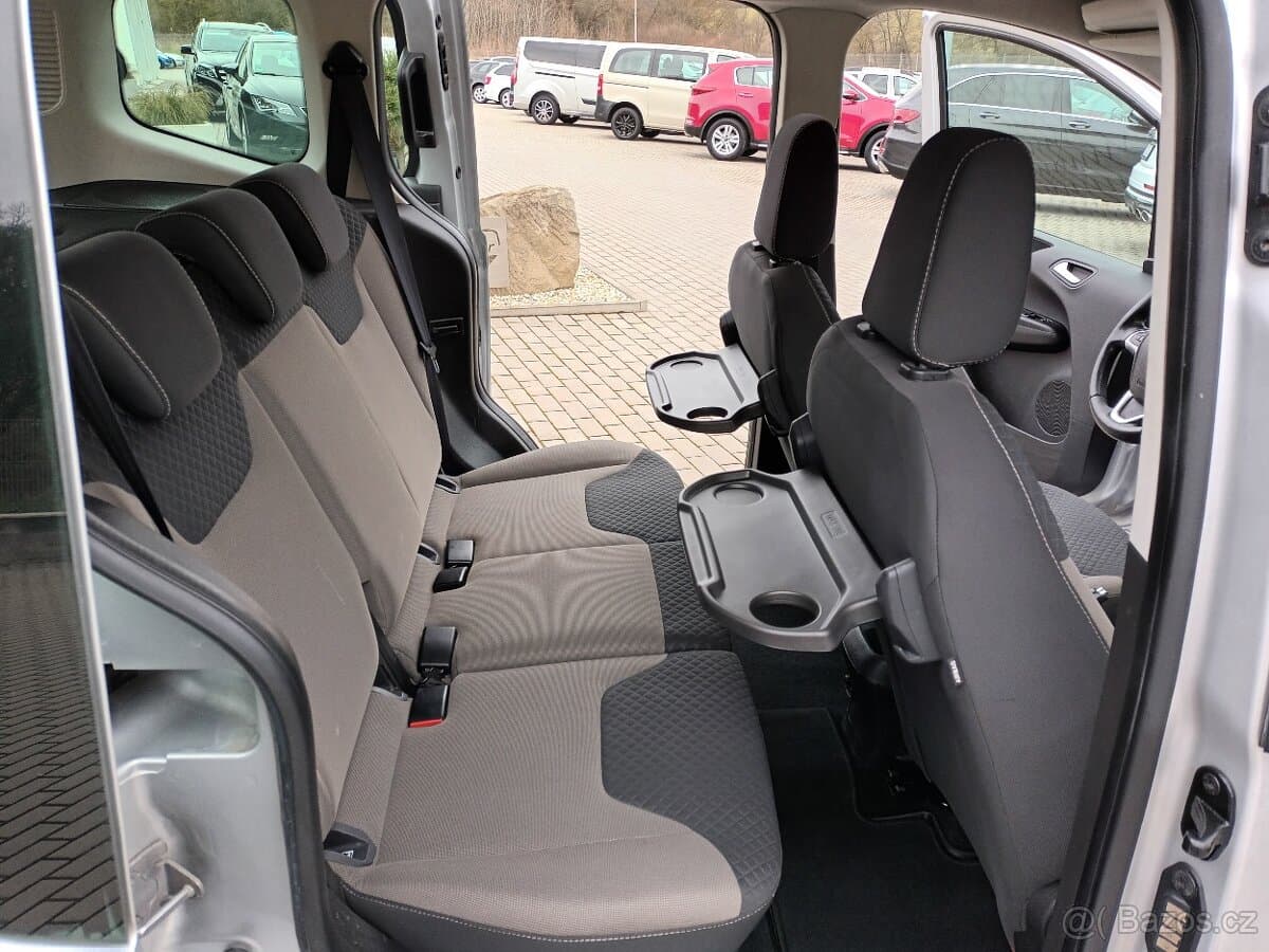 2015 Ford TOURNEO - 19