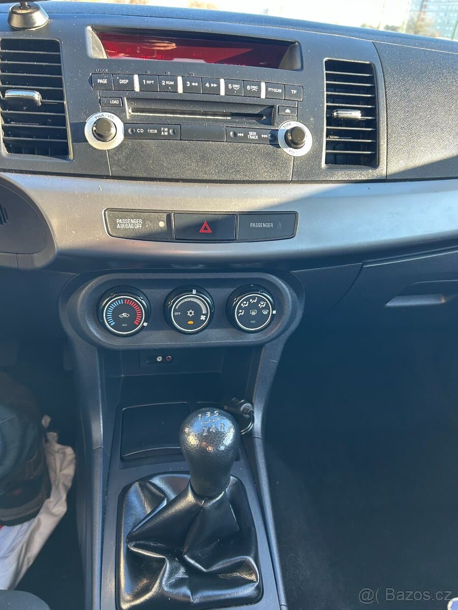 2011 Mitsubishi LANCER - 19