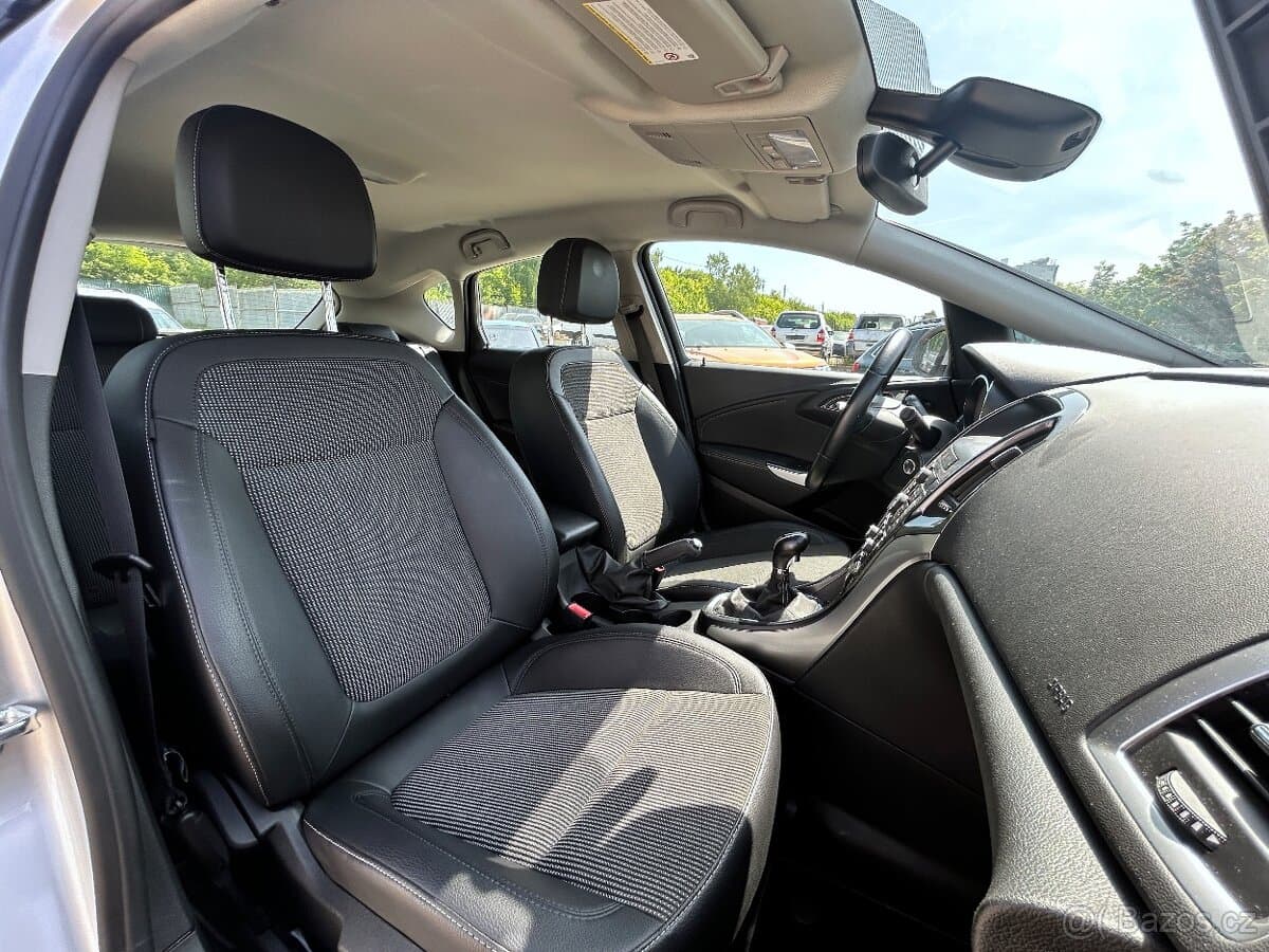 2013 Opel ASTRA - 19