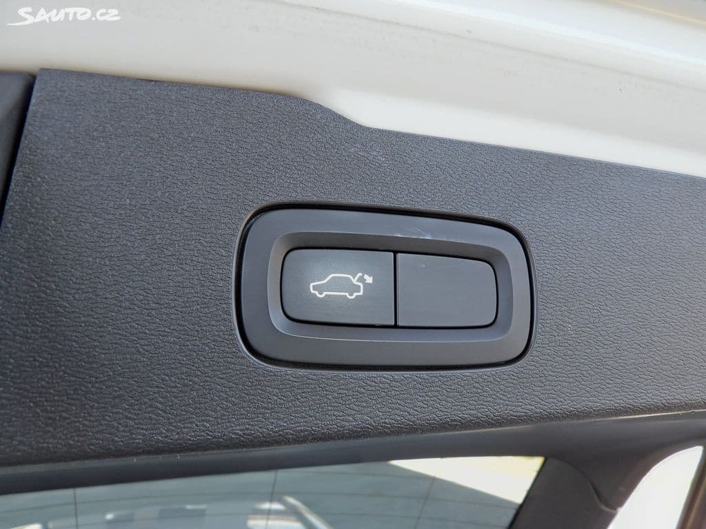 2020 Volvo V60 - 19