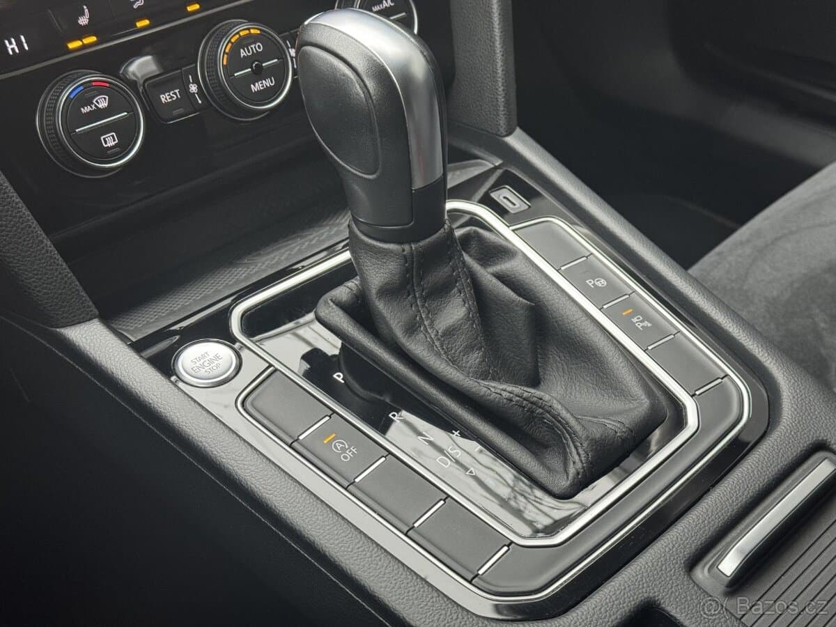 2020 Volkswagen PASSAT - 19