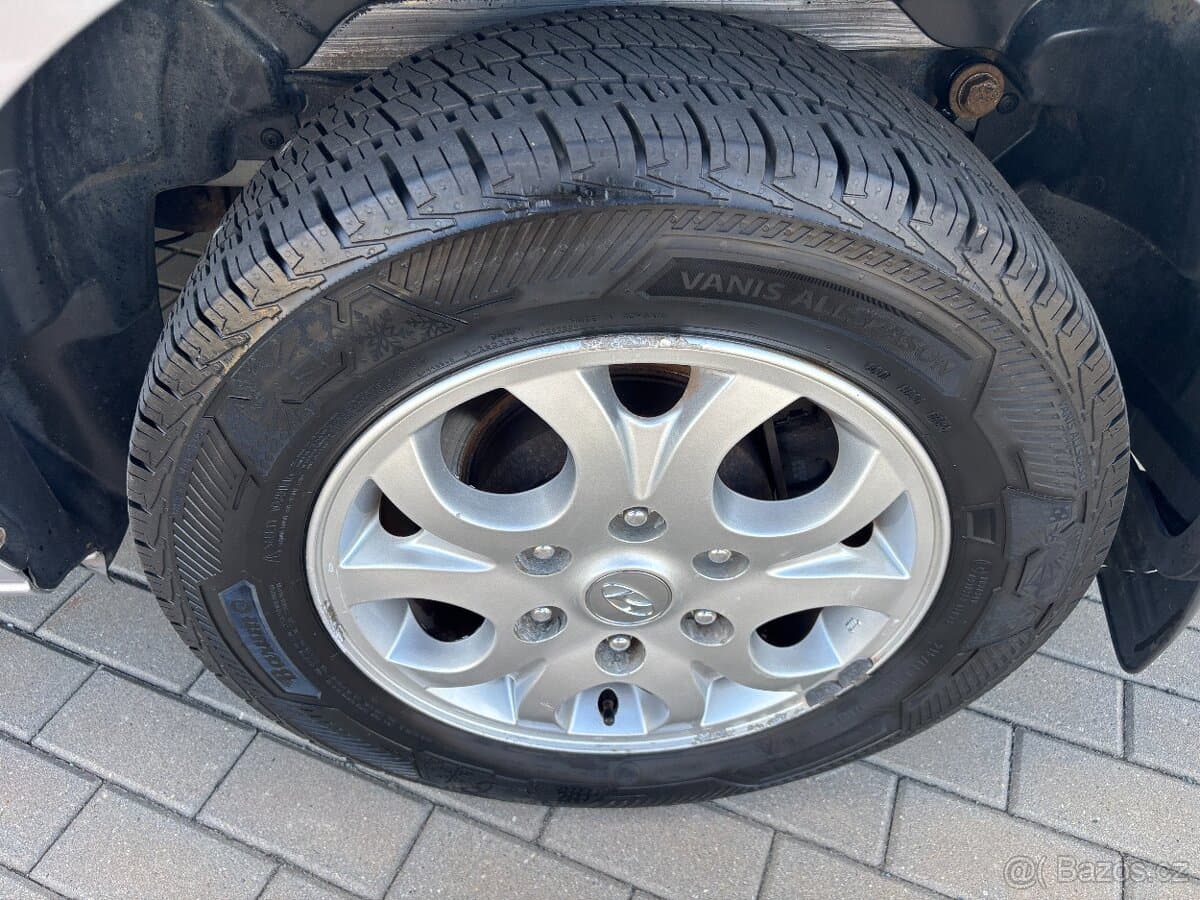 2013 Hyundai H-1 - 19