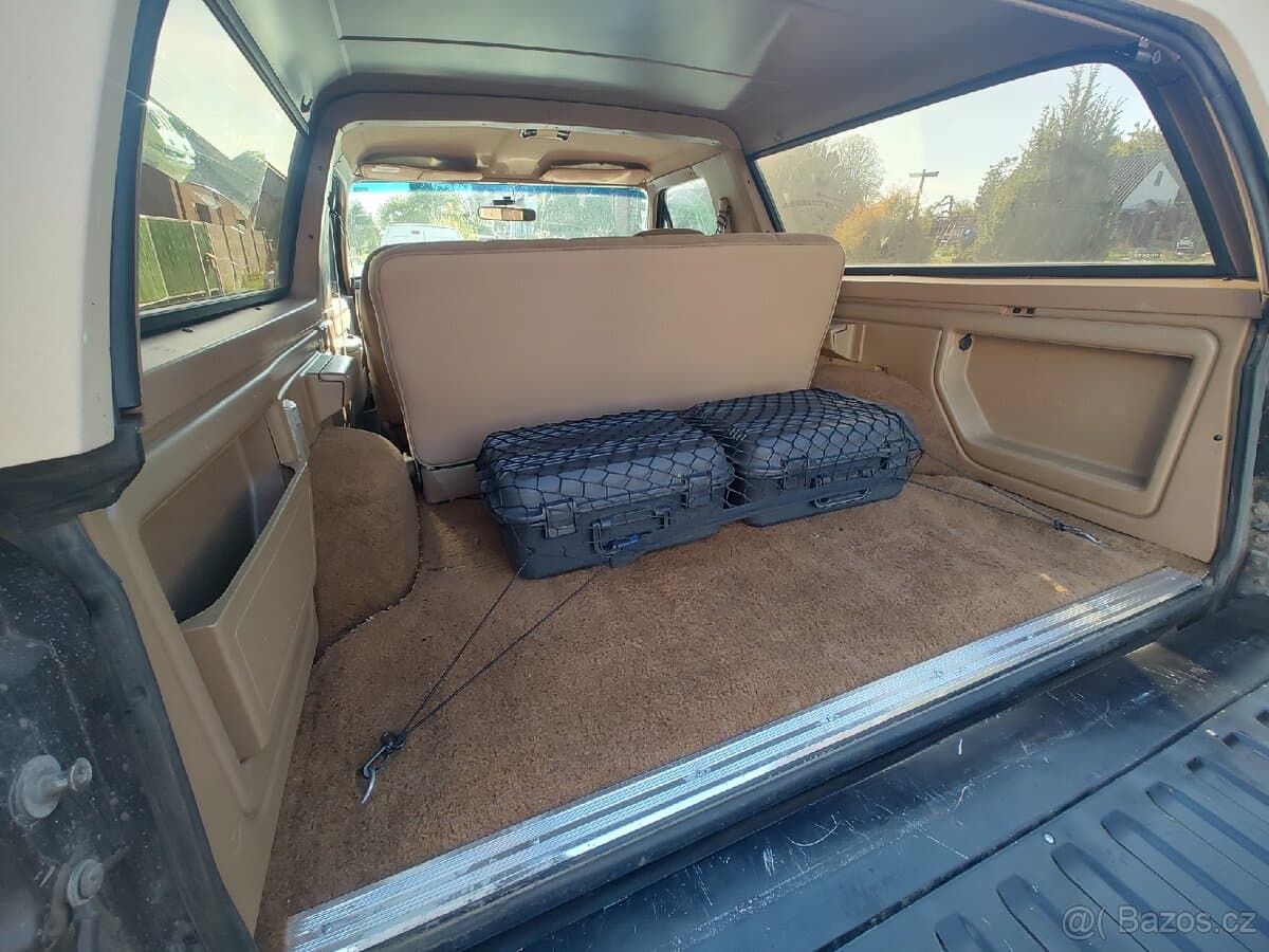 1990 Ford BRONCO - 19