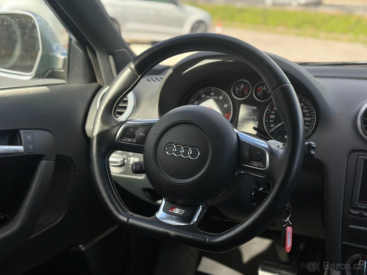 2010 Audi S3 - 19