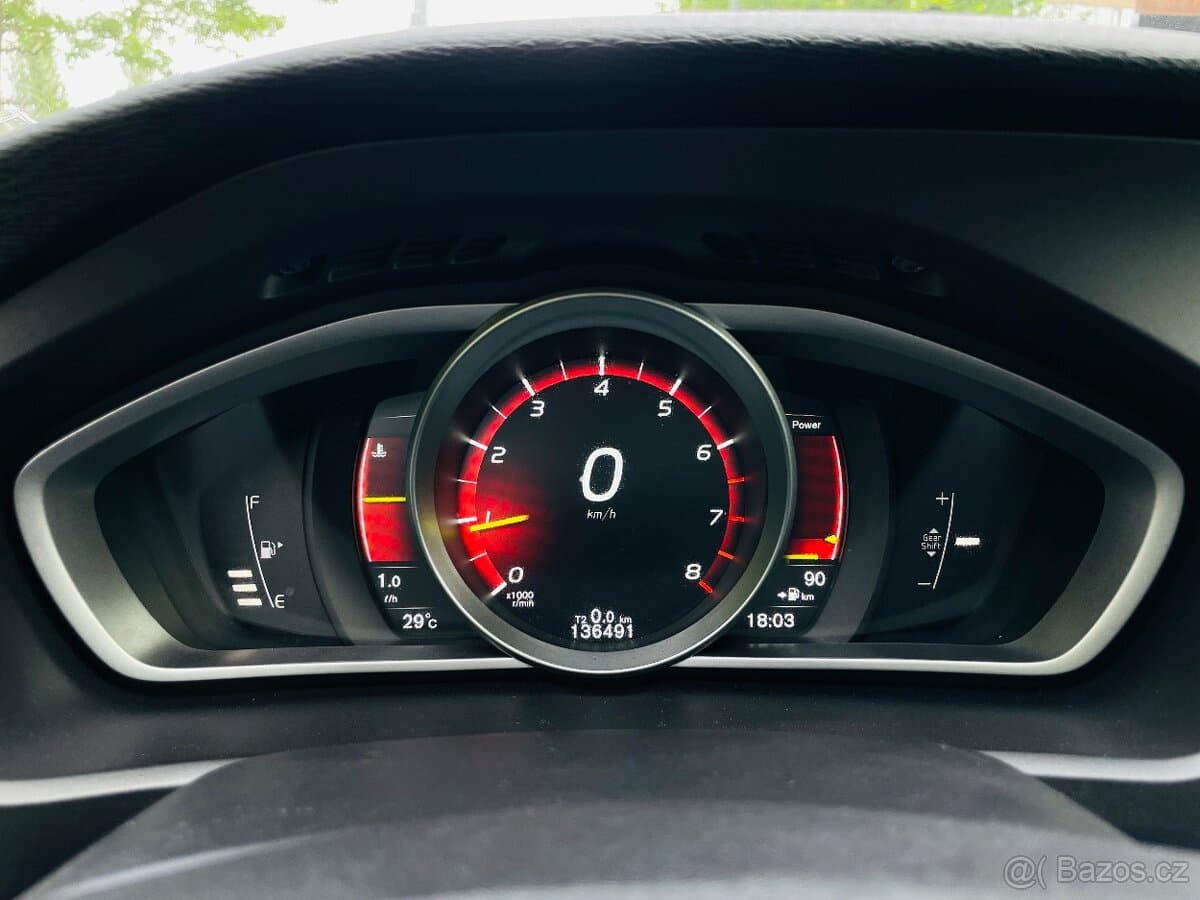 2018 Volvo V40 - 19
