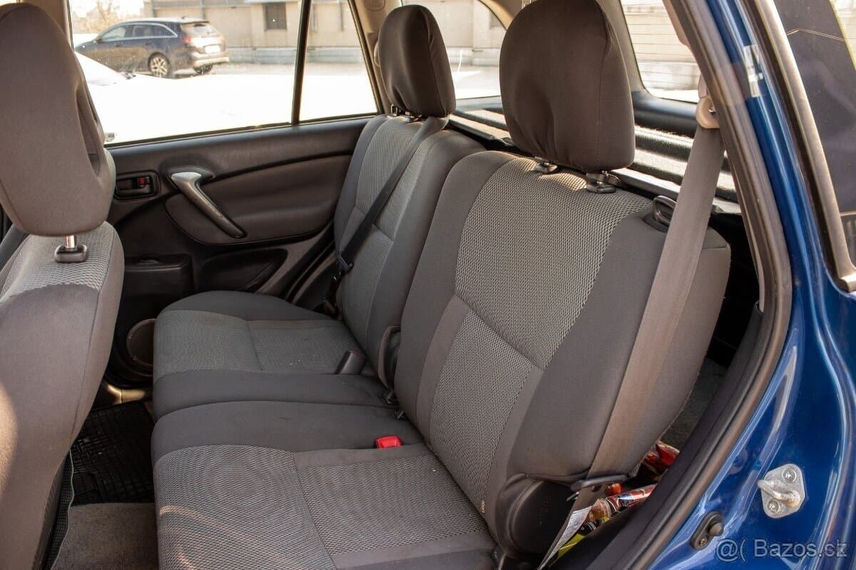 2005 Toyota RAV4 - 19