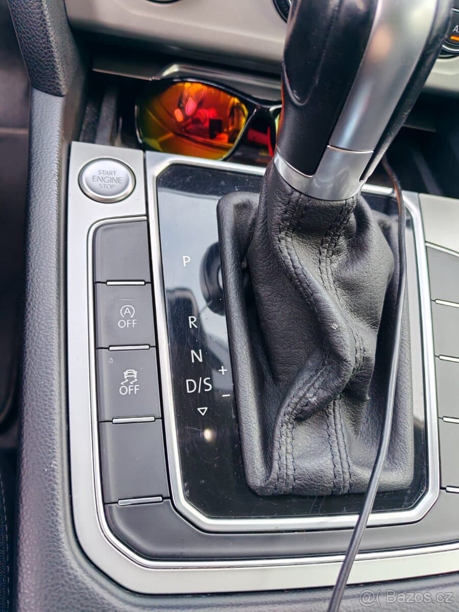 2015 Volkswagen PASSAT - 19