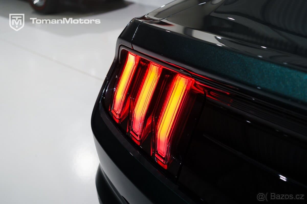 2020 Ford MUSTANG - 19