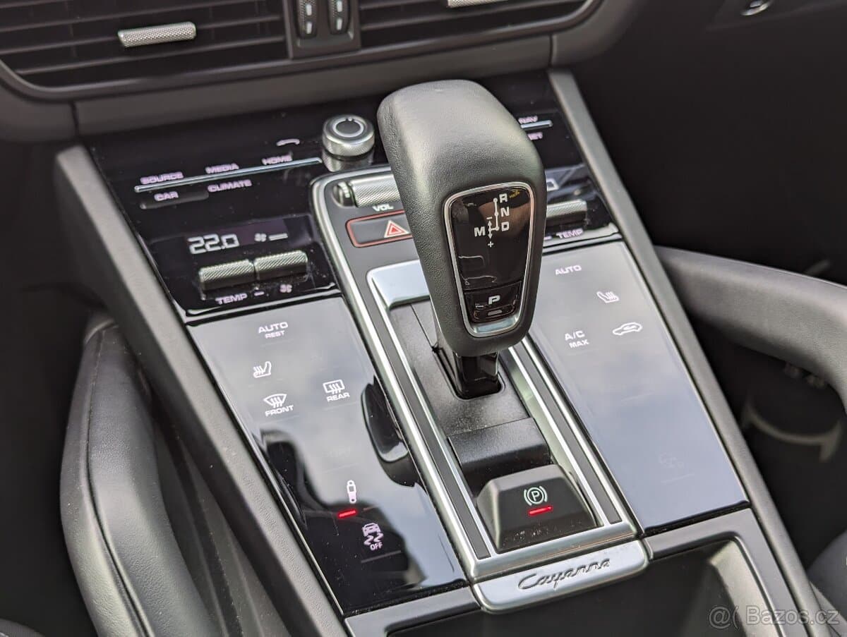 2022 Porsche CAYENNE - 19