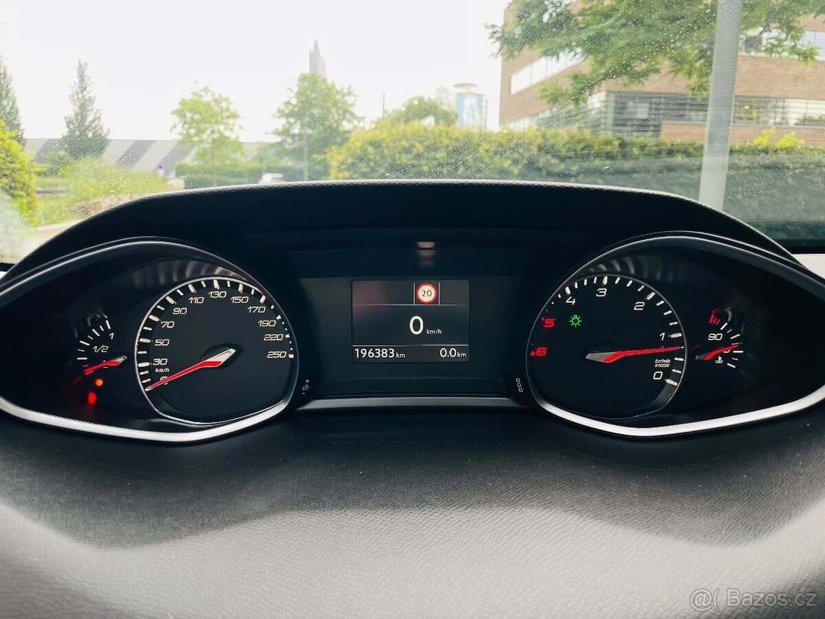 2020 Peugeot 308 - 19
