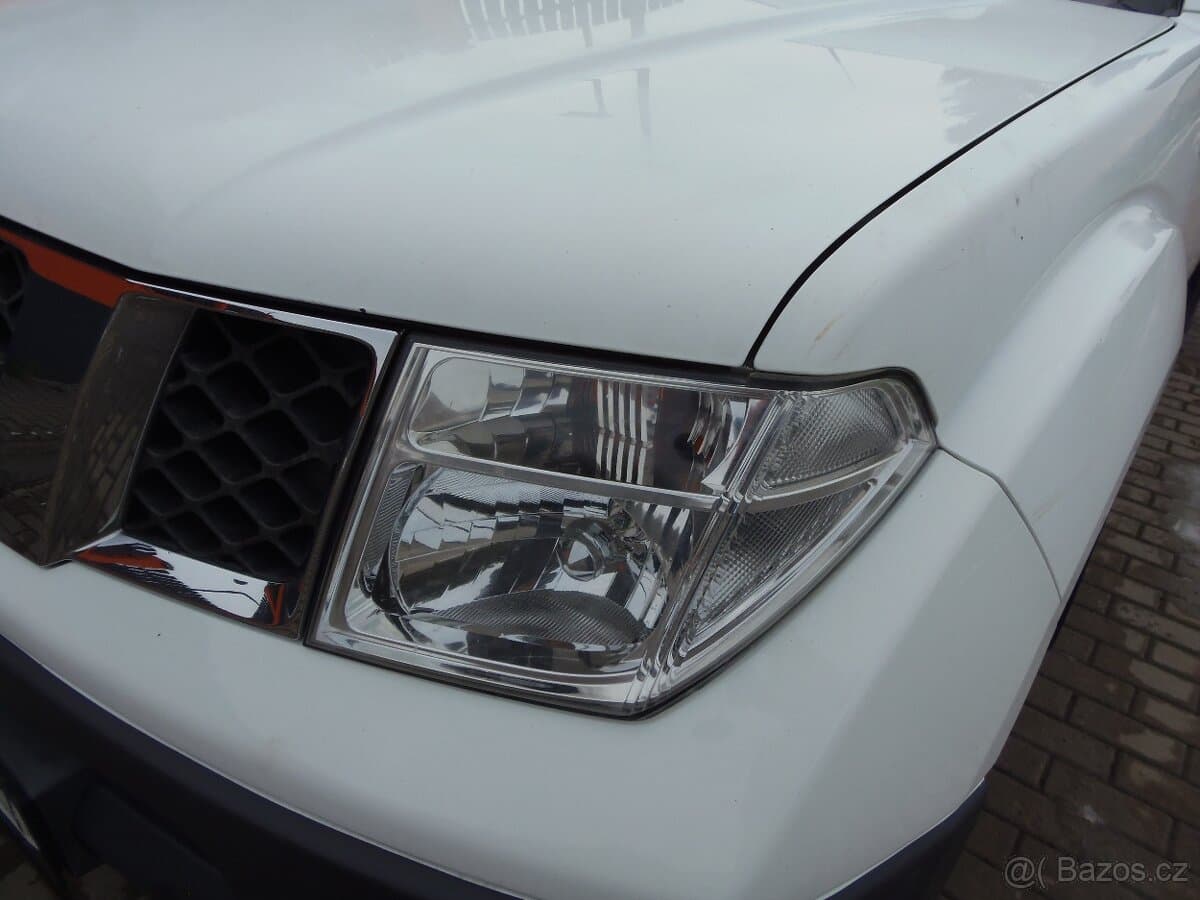 2009 Nissan NAVARA - 19