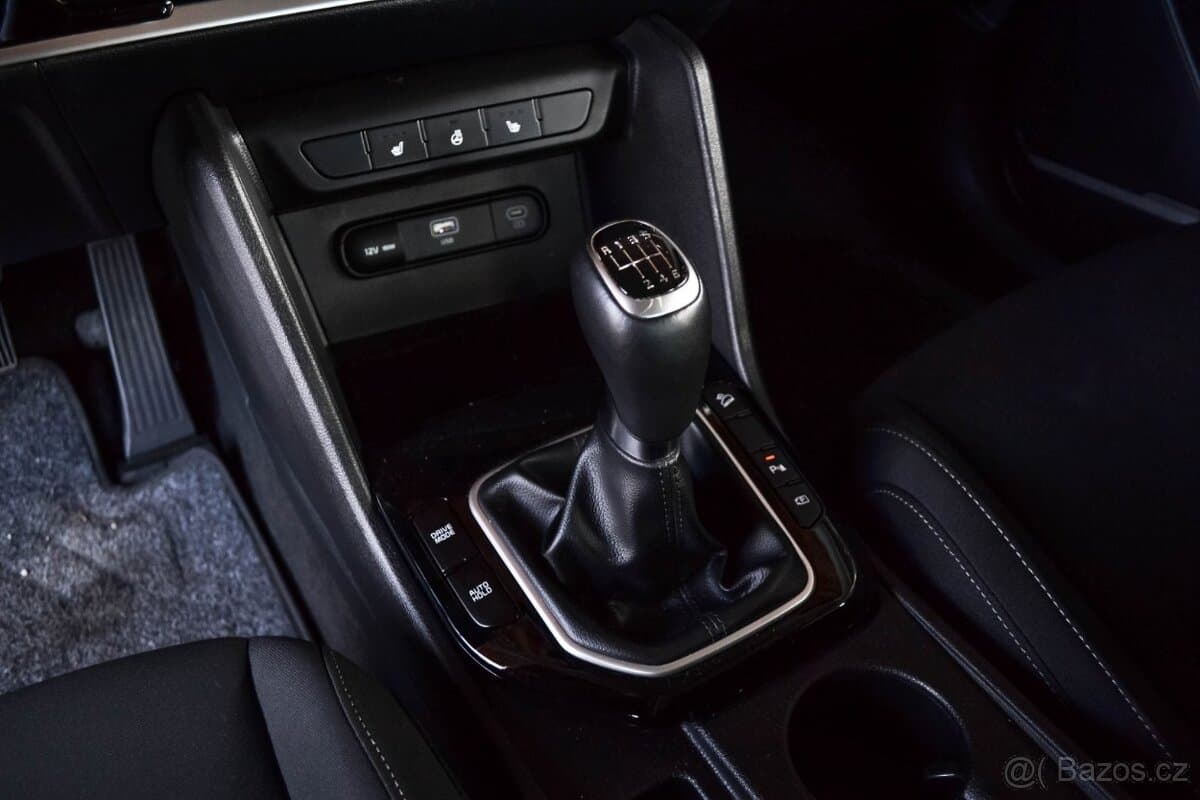 2022 Kia SPORTAGE - 19