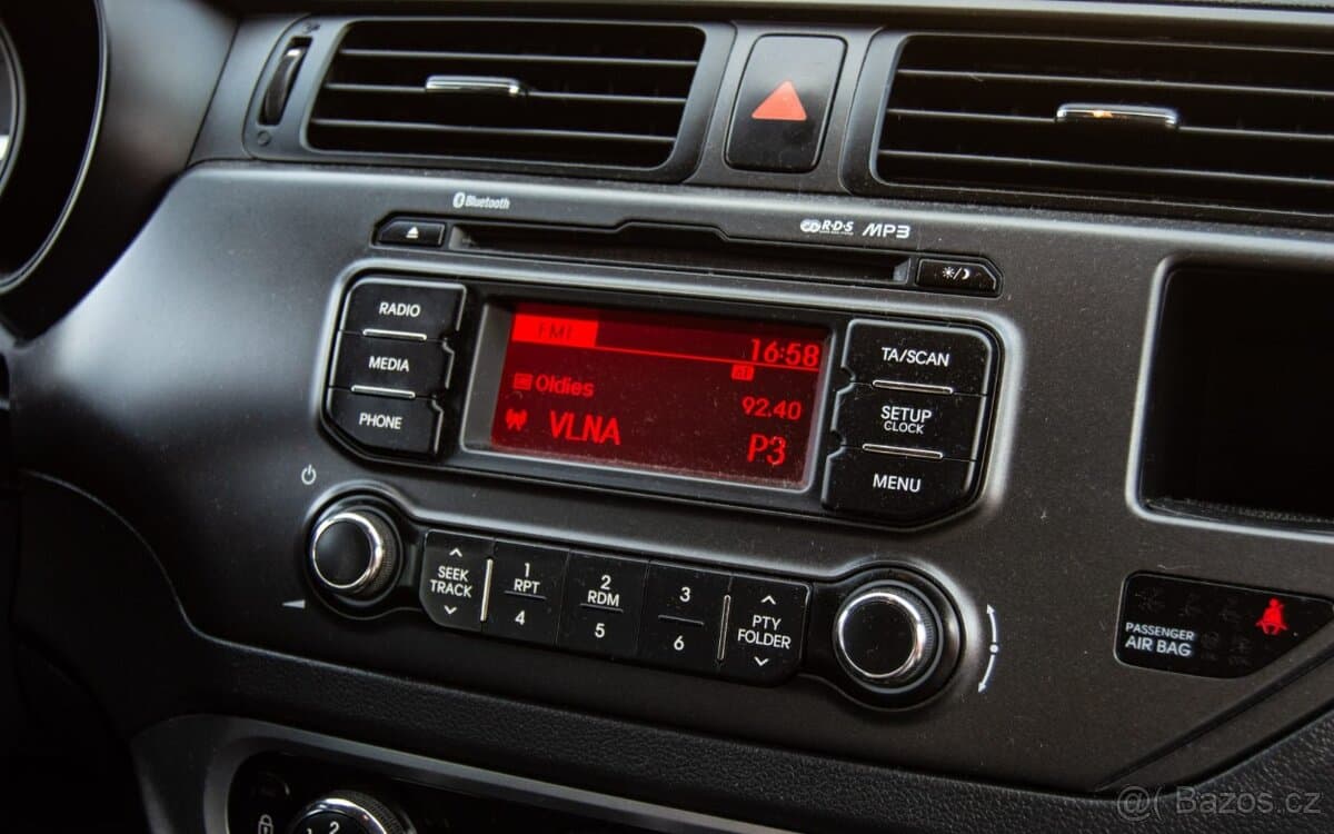 2014 Kia RIO - 19