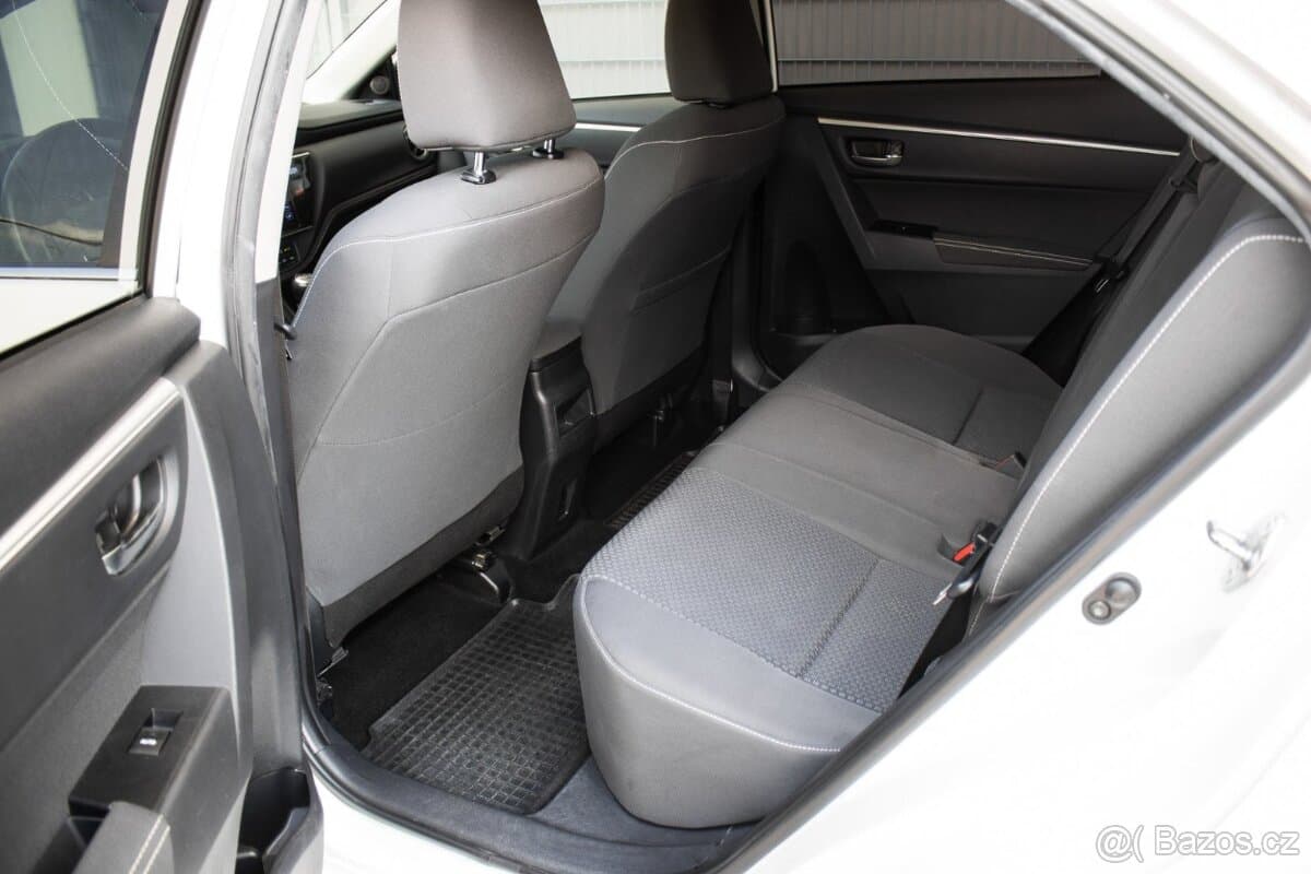 2017 Toyota COROLLA - 19