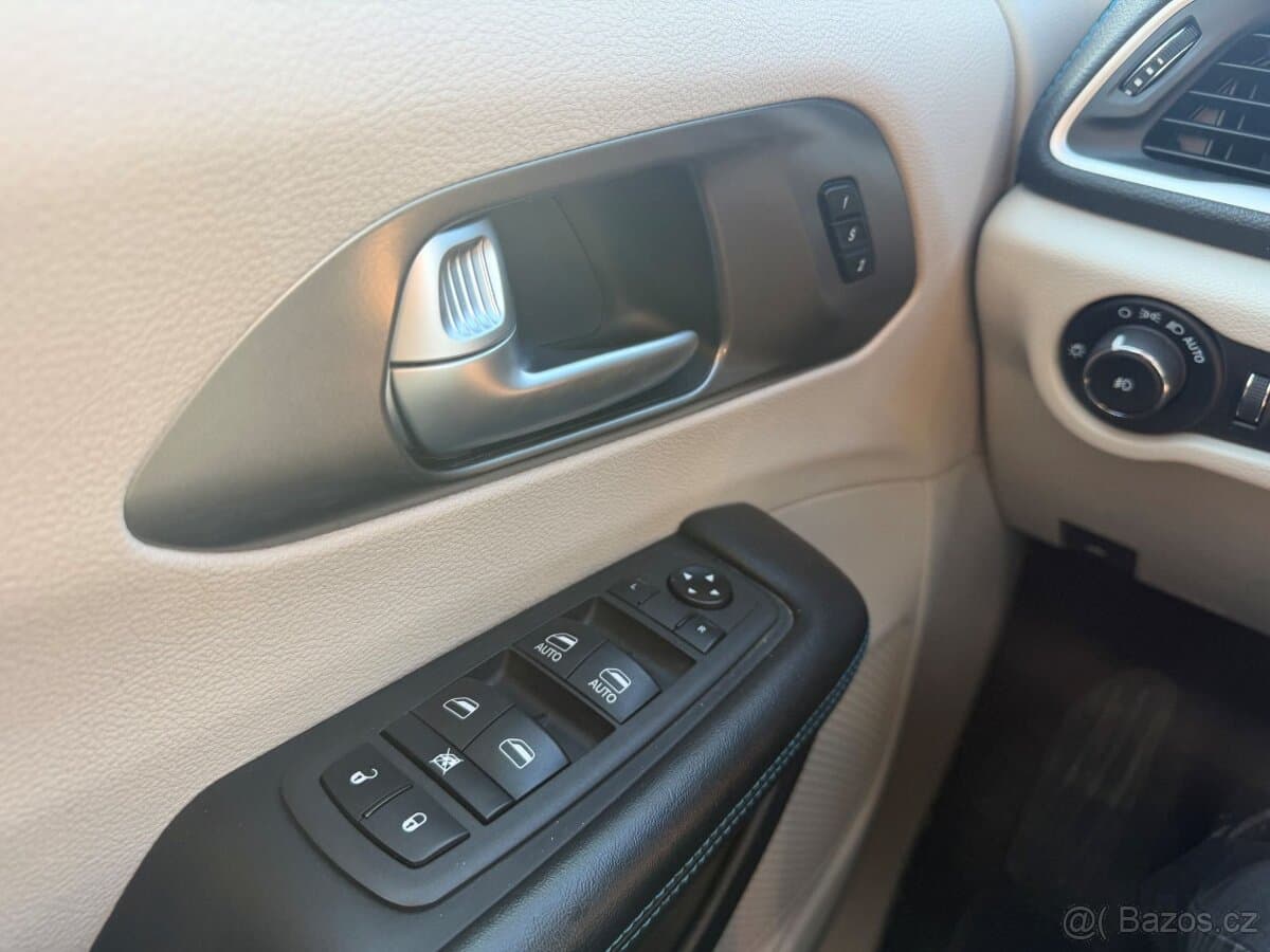 Chrysler PACIFICA - 19
