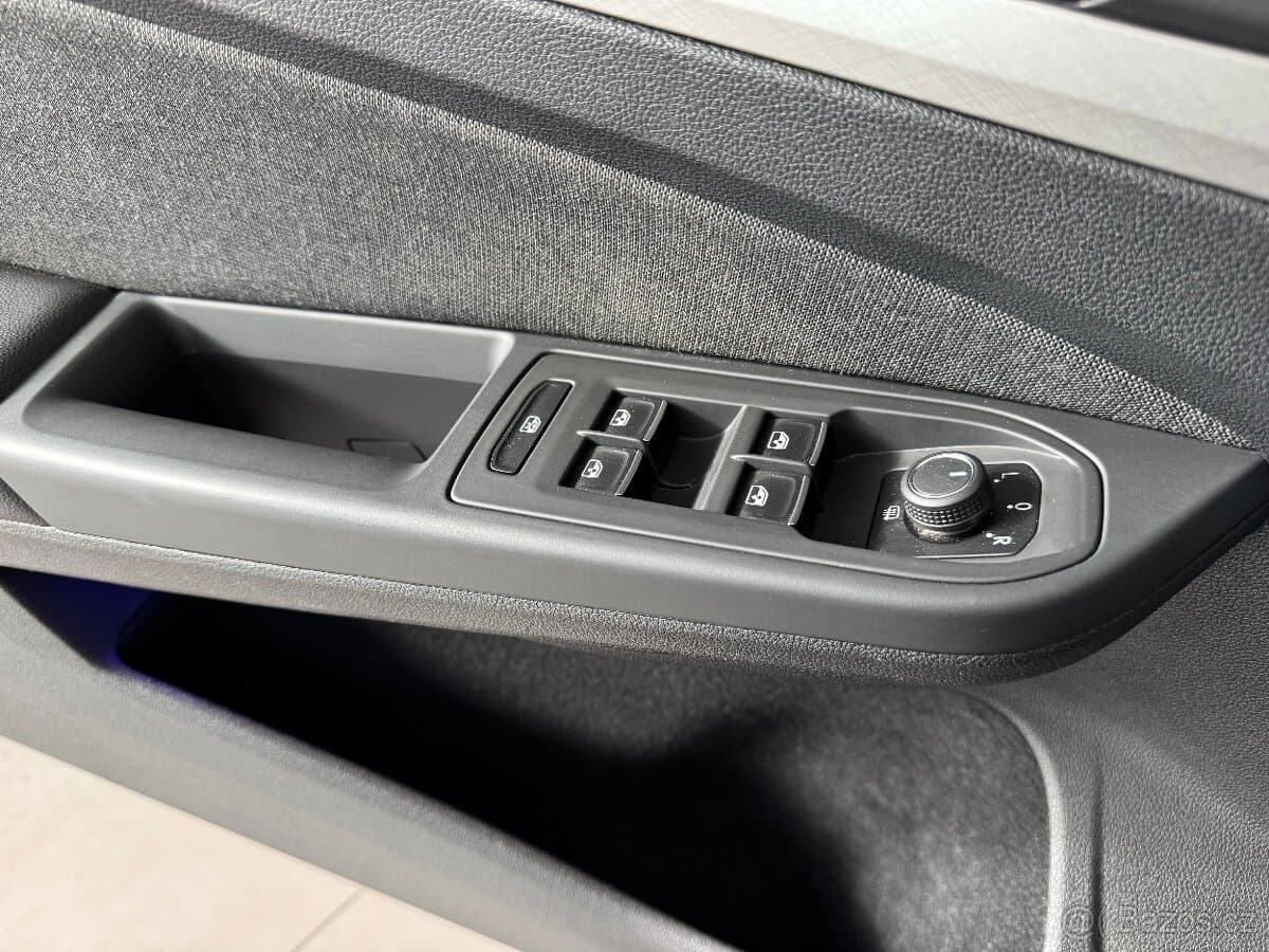 2023 Volkswagen GOLF - 19
