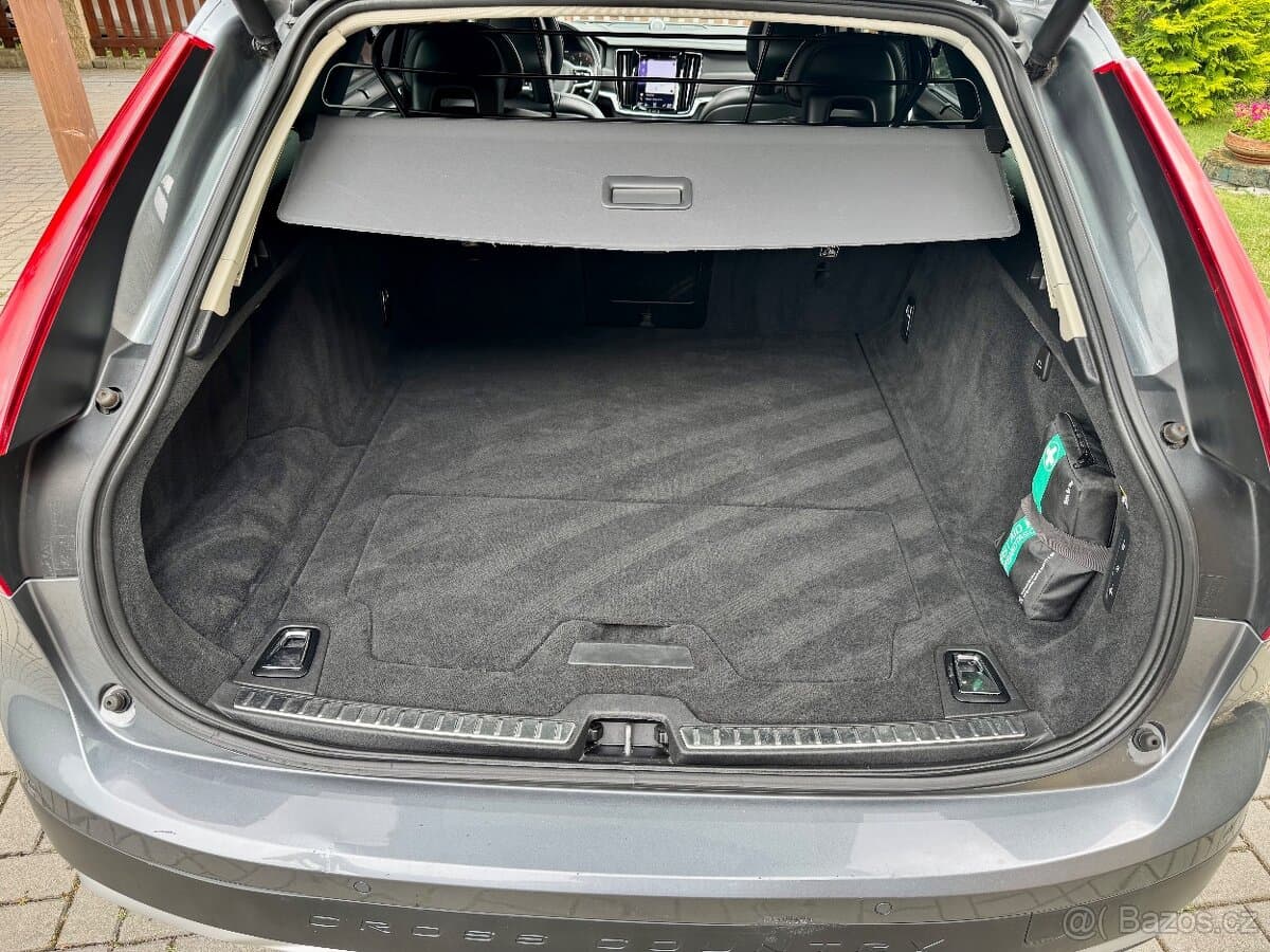 2017 Volvo V90 - 19