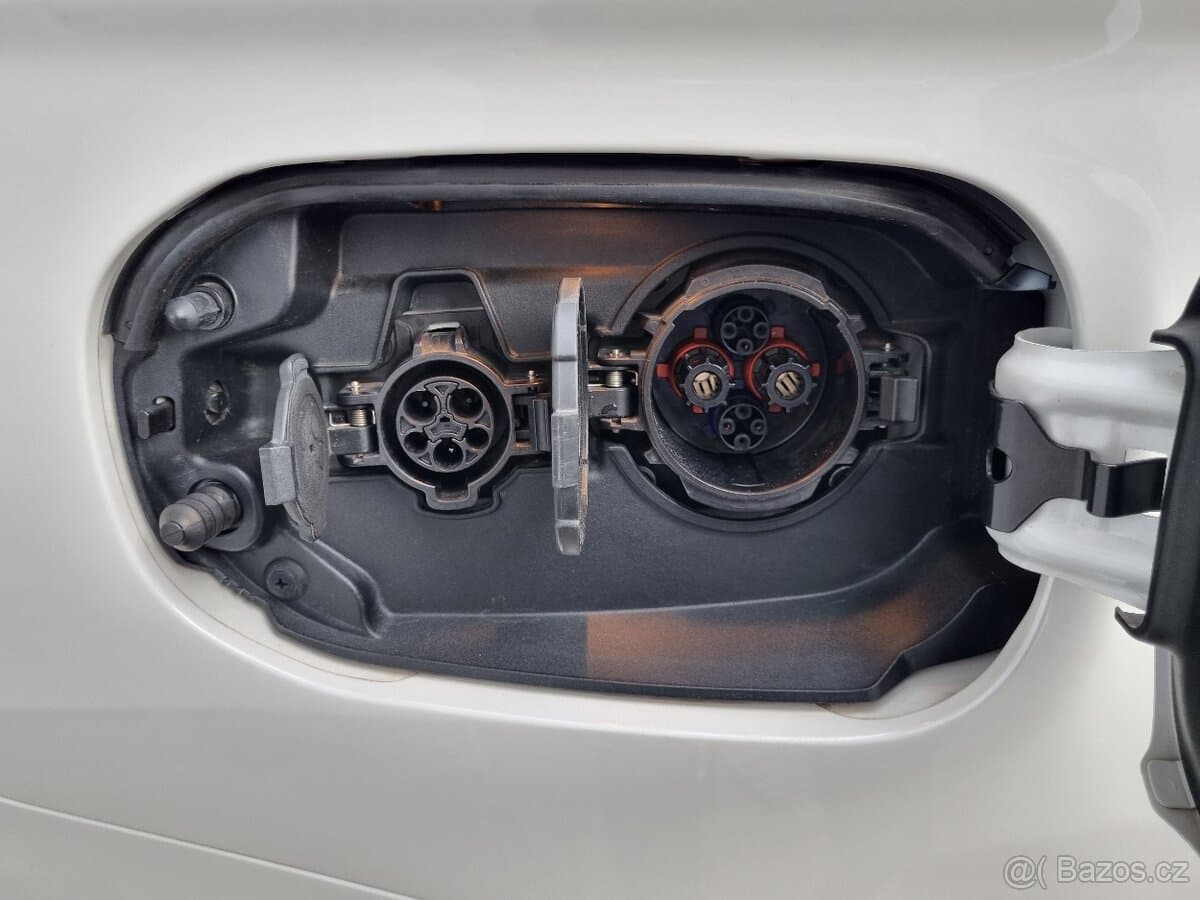 2021 Mitsubishi OUTLANDER - 19