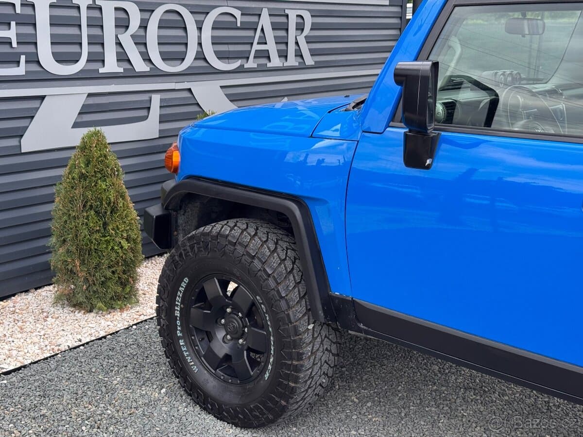 2008 Toyota FJ - 19