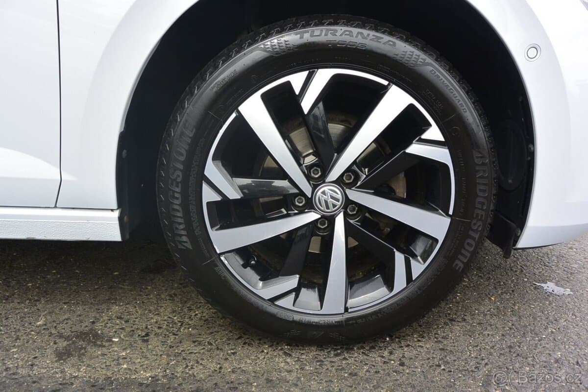 2017 Volkswagen POLO - 19