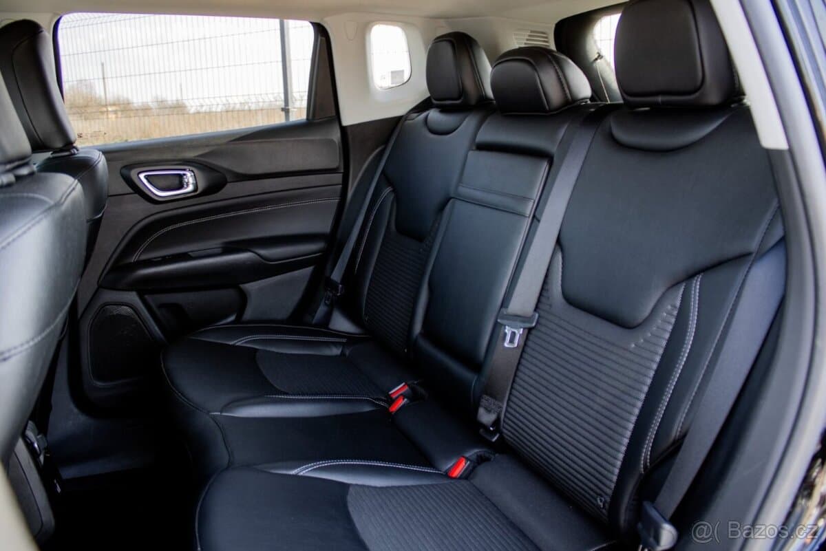 2022 Jeep COMPASS - 19