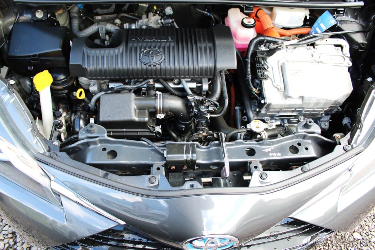 2017 Toyota YARIS - 19