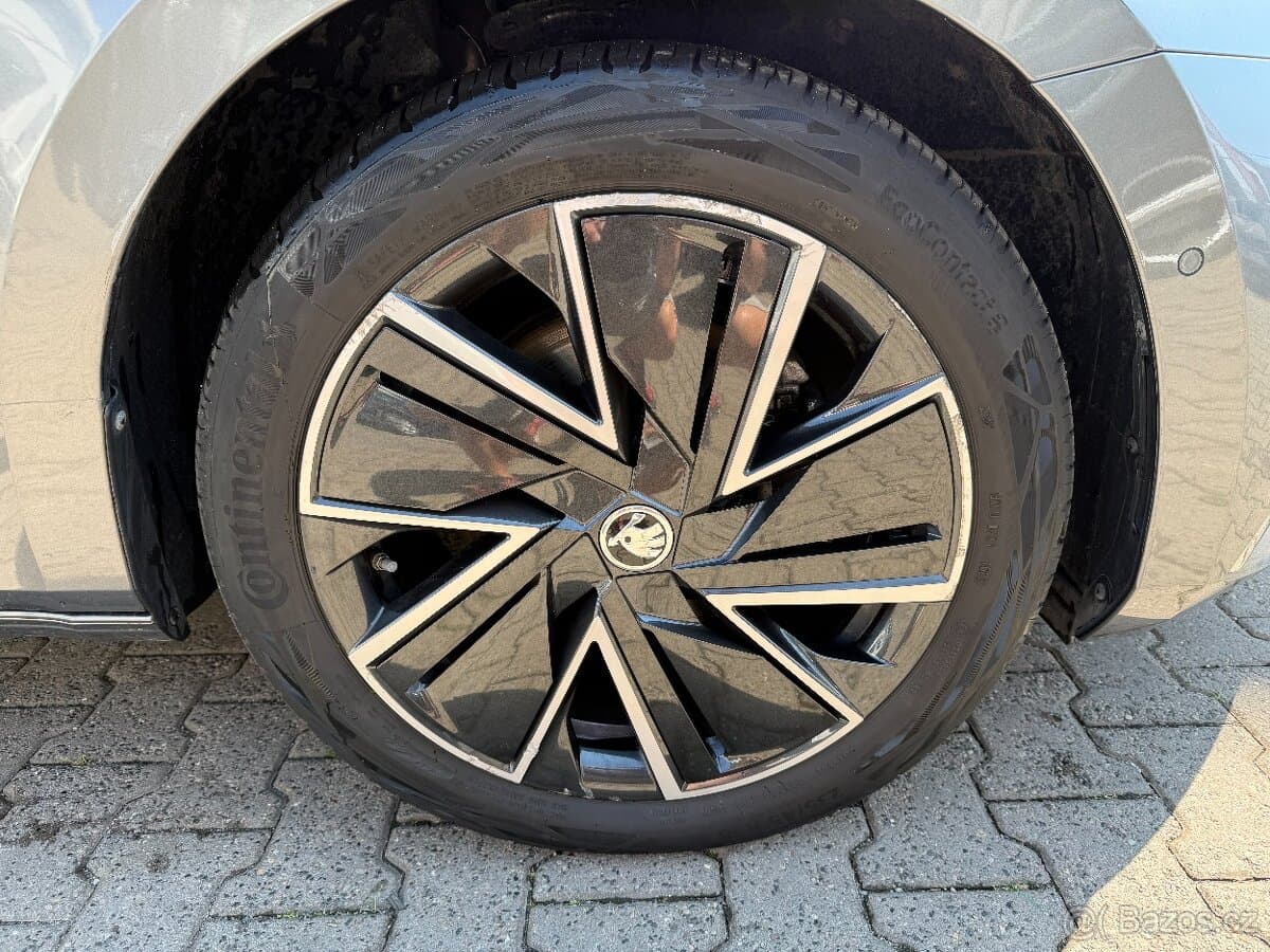 2023 Škoda SUPERB - 19