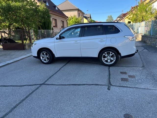 2014 Mitsubishi OUTLANDER - 19