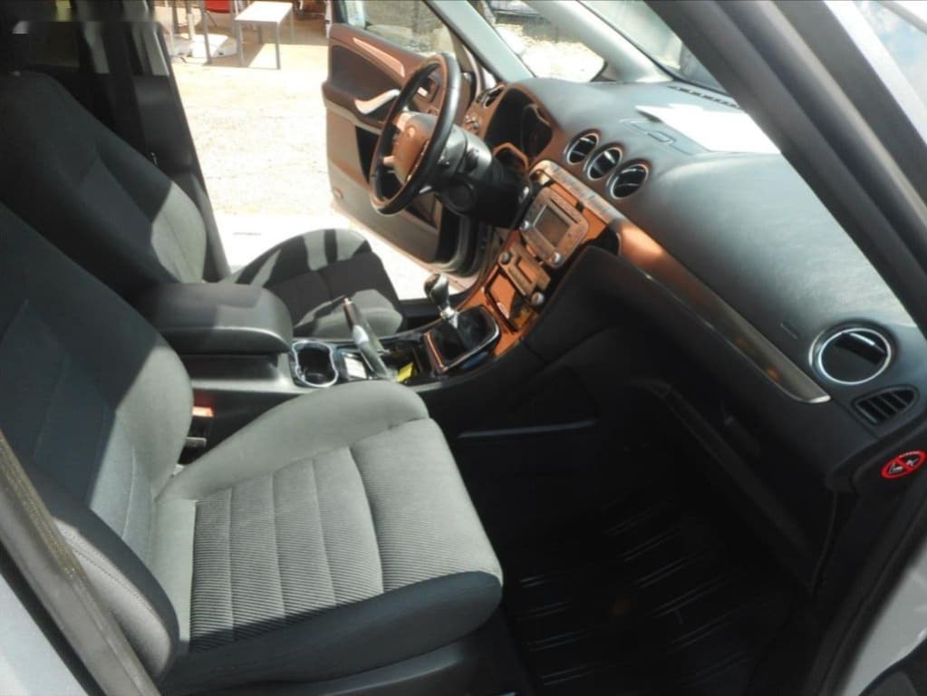 2010 Ford S-MAX - 19