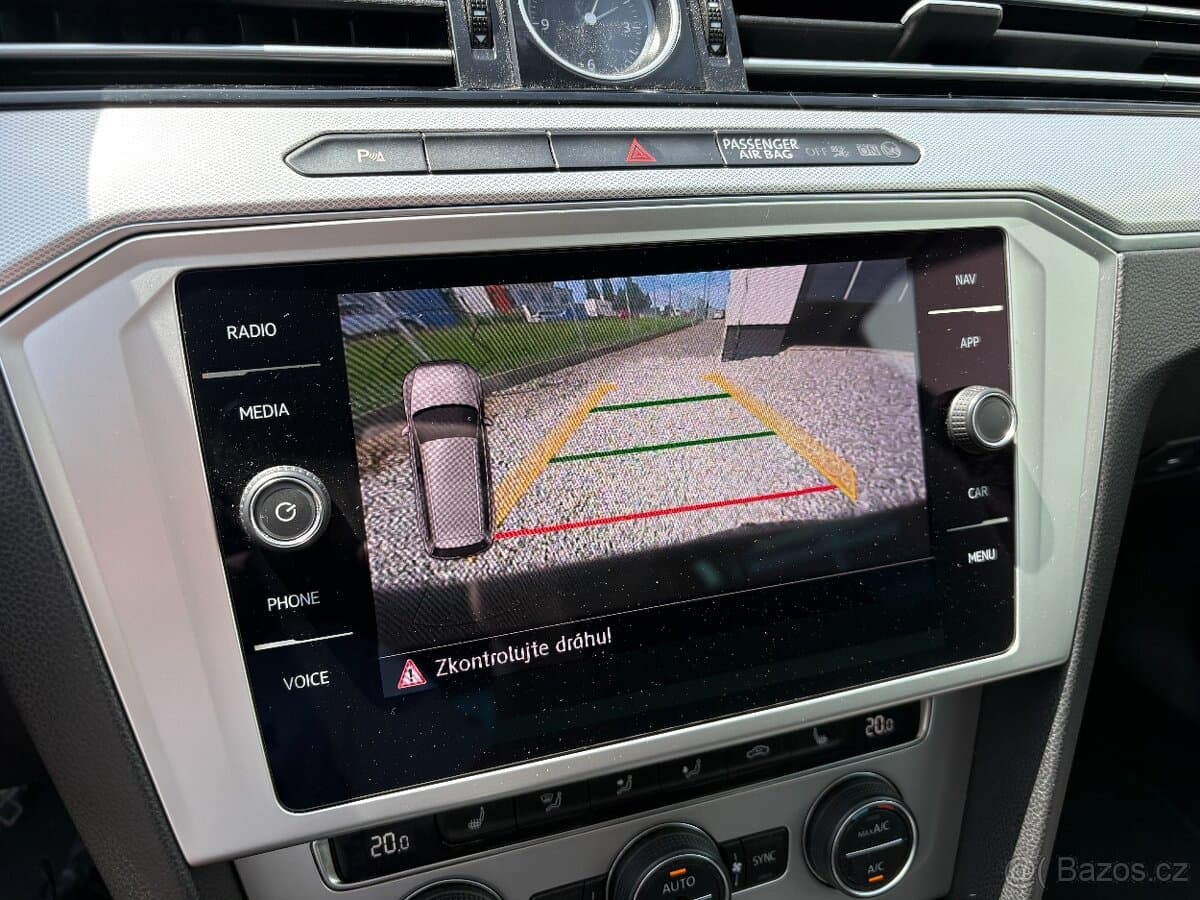 2018 Volkswagen PASSAT - 19