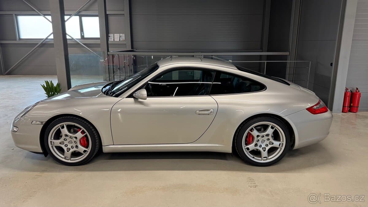 2005 Porsche 911 - 19