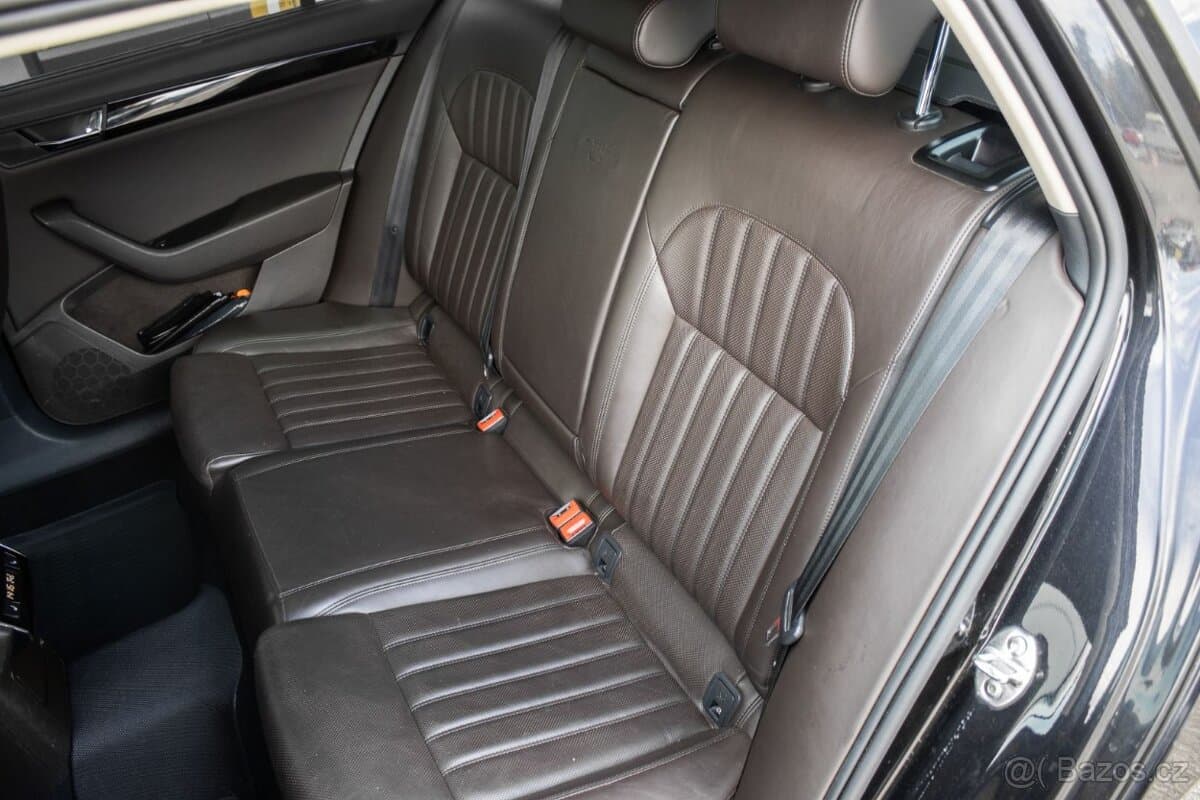 2015 Škoda SUPERB - 19