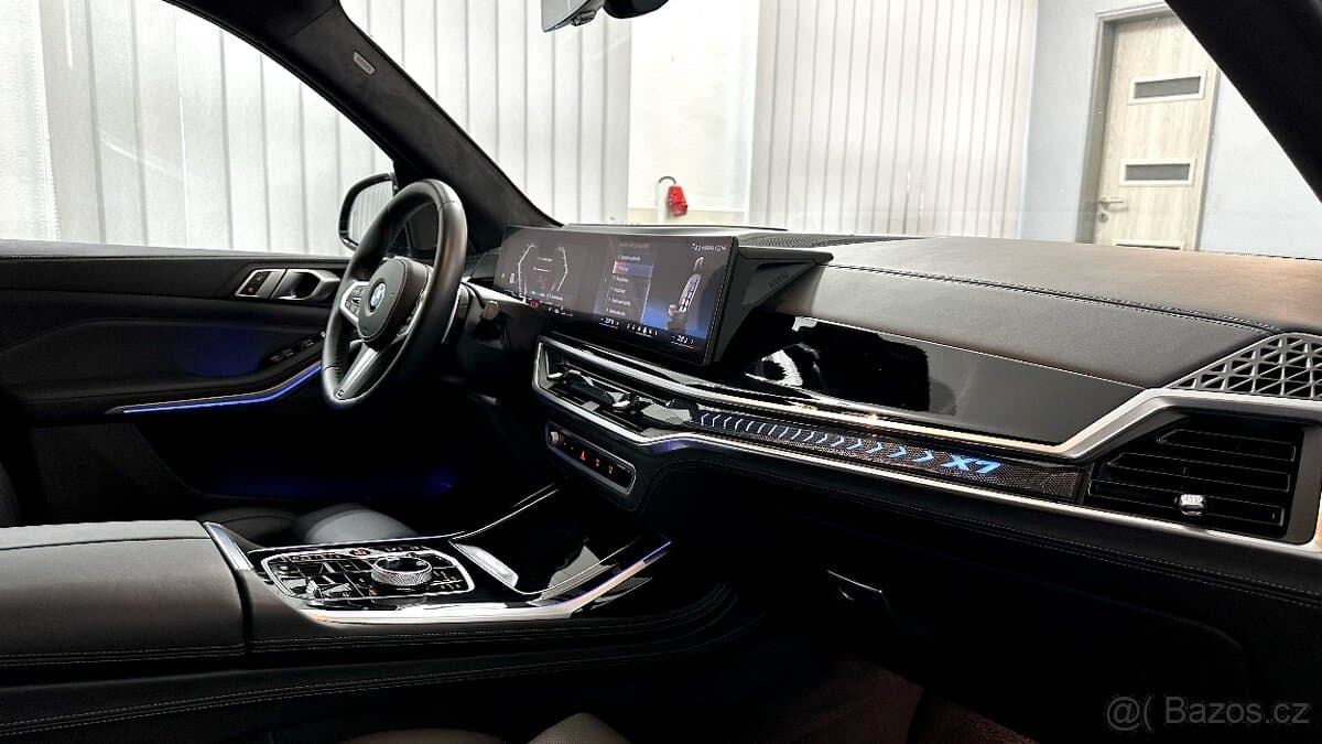 2025 BMW X7 - 19