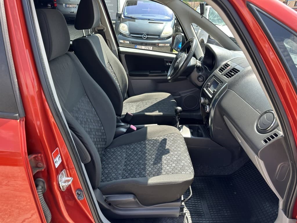 2011 Suzuki SX4 - 19
