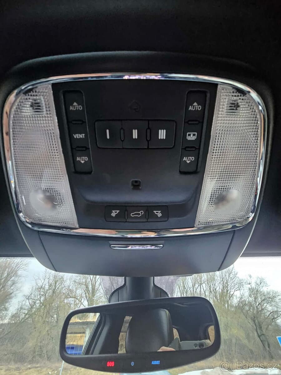 2018 Jeep CHEROKEE - 19