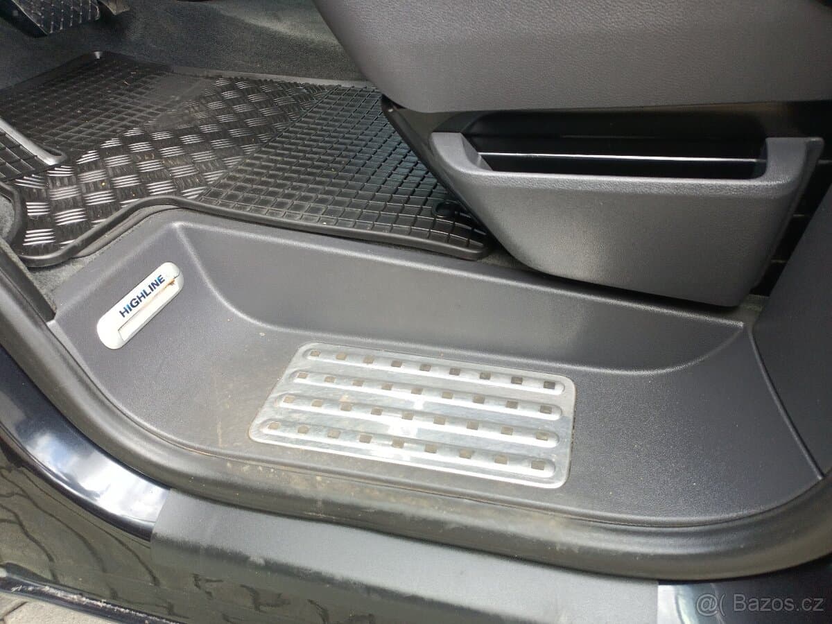 2013 Volkswagen MULTIVAN - 19