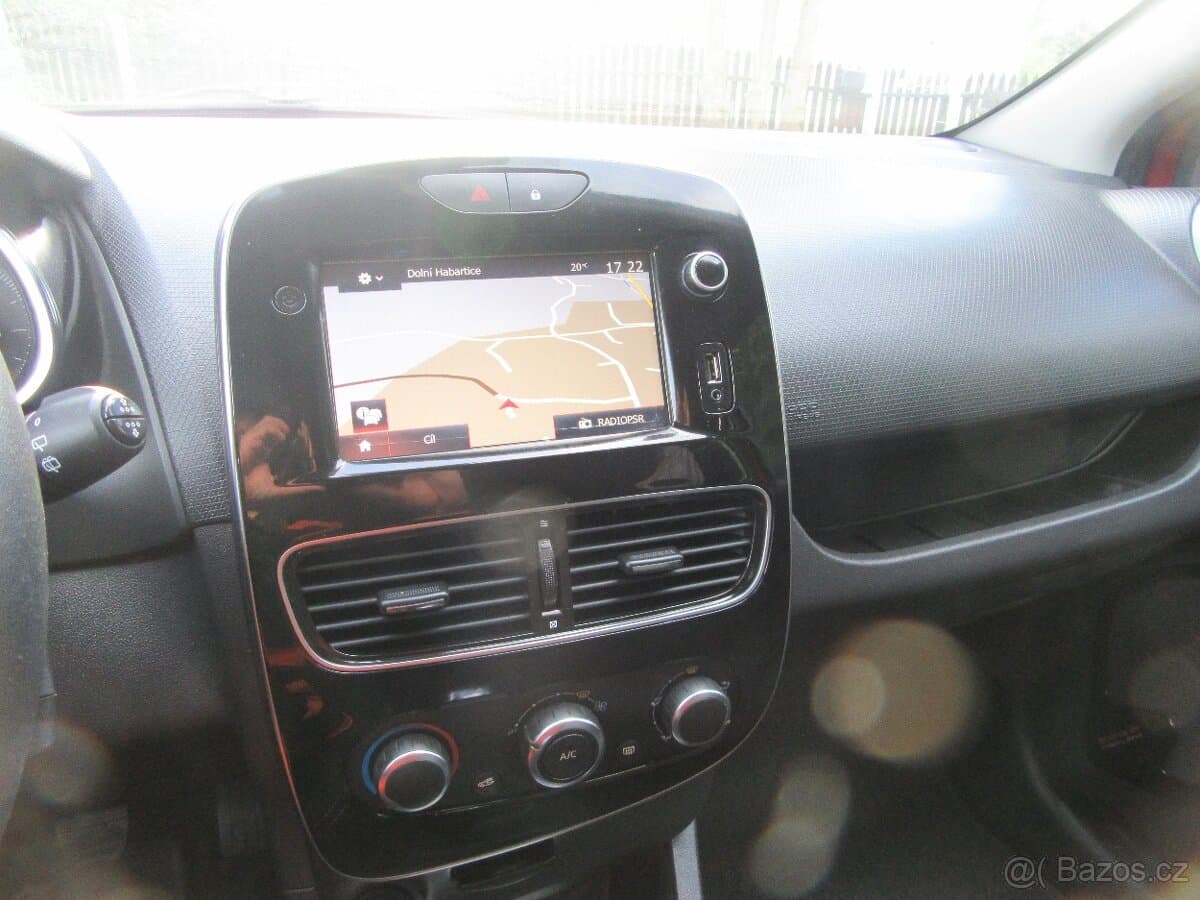 2017 Renault CLIO - 19