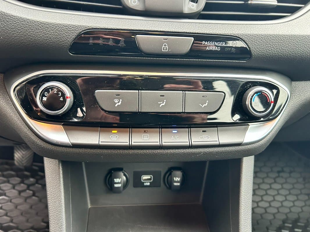2022 Hyundai i30 - 19