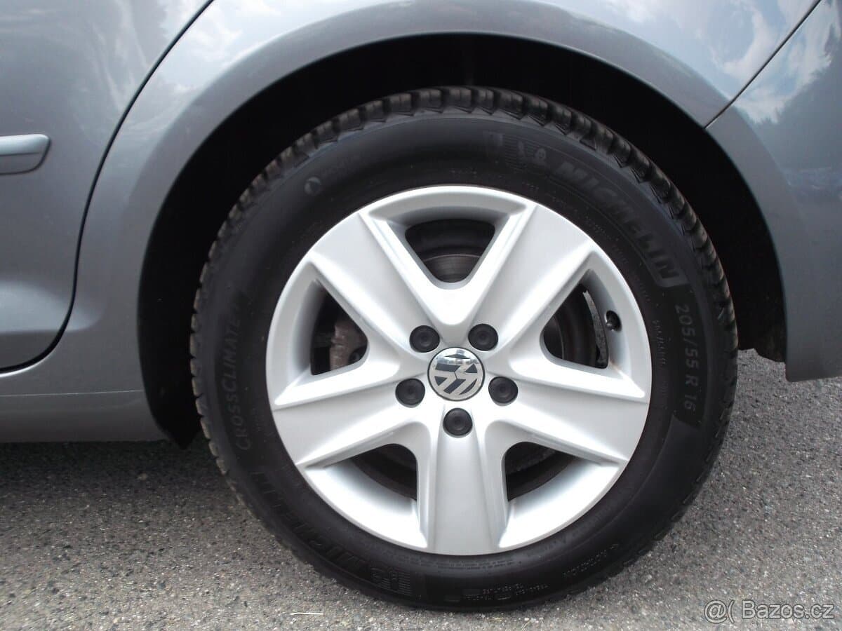 2010 Volkswagen GOLF - 19