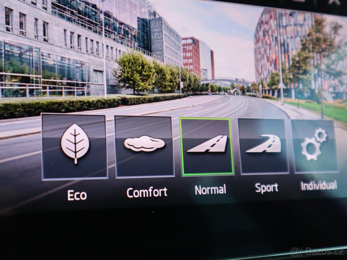 2019 Škoda SUPERB - 19