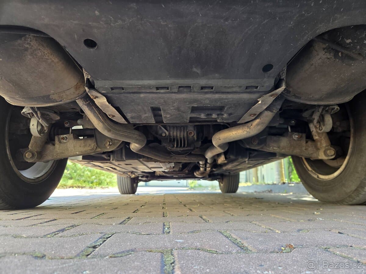2004 BMW X5 - 19