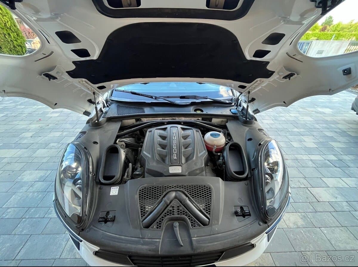 2016 Porsche MACAN - 19